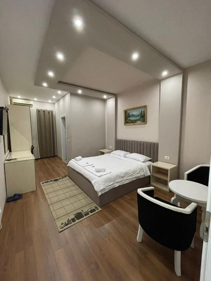 Hotel Holiday Koplik Exteriör bild